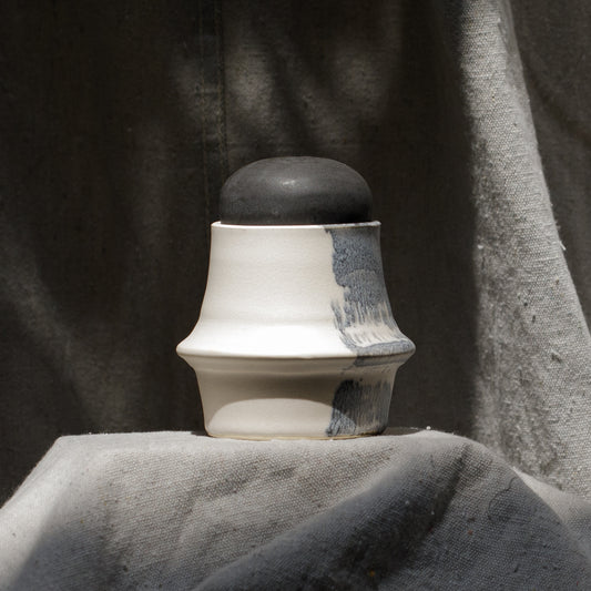 Grandmont Street Puffed Jar Black & White