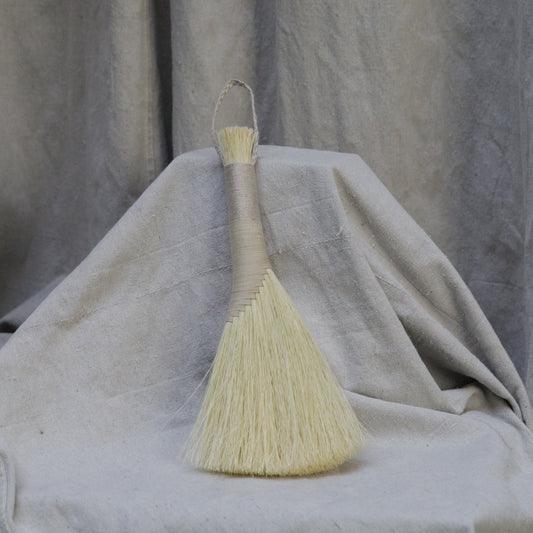 Sunhouse Craft Tampico Wing Small Hand Broom