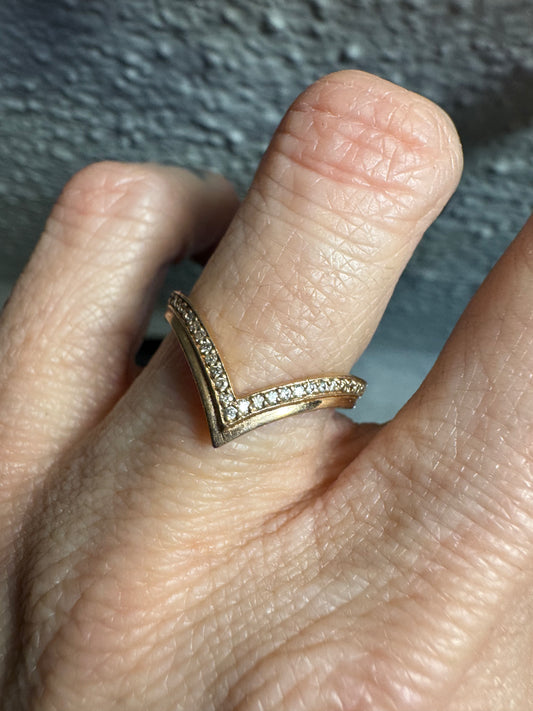 Vintage V Band 14k Rose Gold with Pave Diamonds