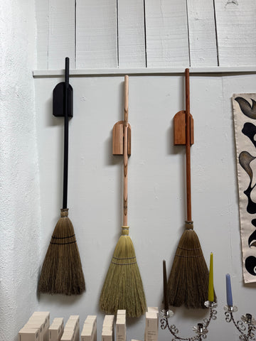 Sunhouse Craft Big Broom and Dutch Hanger