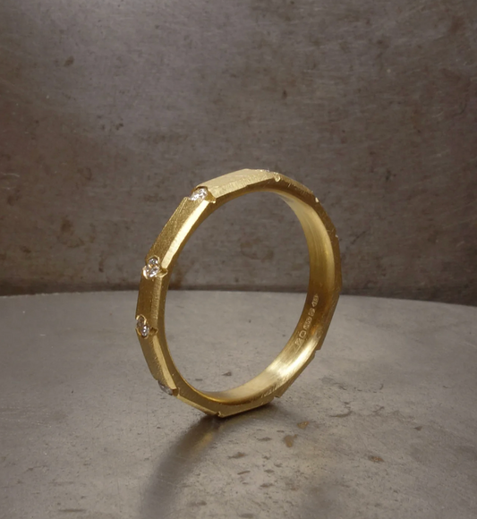 Fraser Hamilton Gold Ambit Facet Narrow Ring
