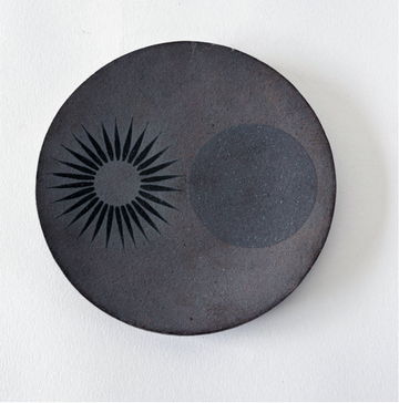 MQuan Studios Round Dish Small Sun Deep Brown/ Black