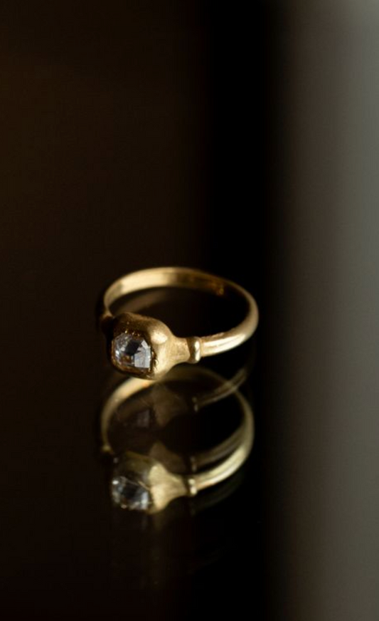 Atelier Narce Reverse Set Diamond Solitare Ring