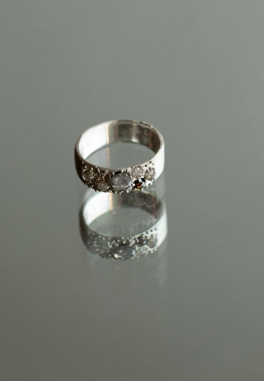 Atelier Narce Grey and Brown Diamond Band