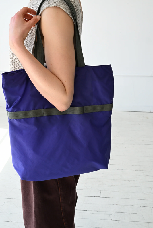 8.6.4. Nylon Tote Bag Small