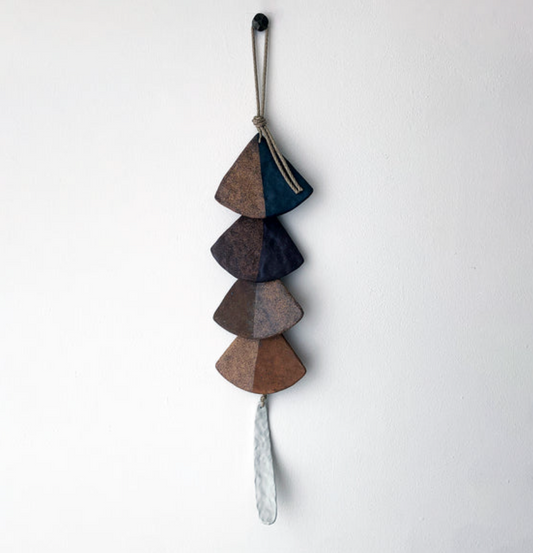 MQuan Studio Hanging Four Tucker Shells Half Black