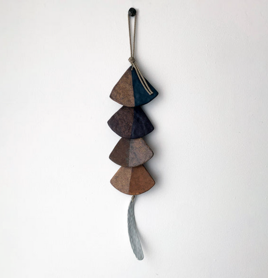 MQuan Studio Hanging Four Tucker Shells Half Black