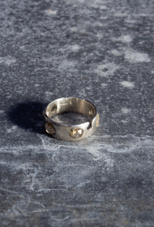 Atelier Narce Diamond Path Band