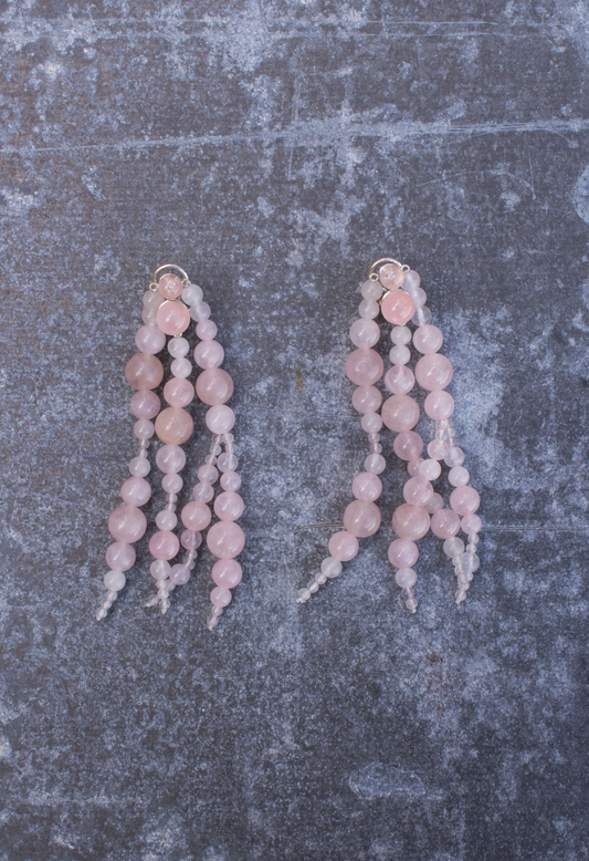 Mussels & Muscles Rose Short Glyzinia Earrings